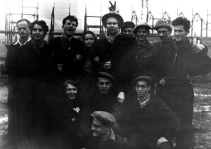 Начало 1950-х, с однокурсниками. Вадим Межуев - в верхнем ряду, крайний справа
